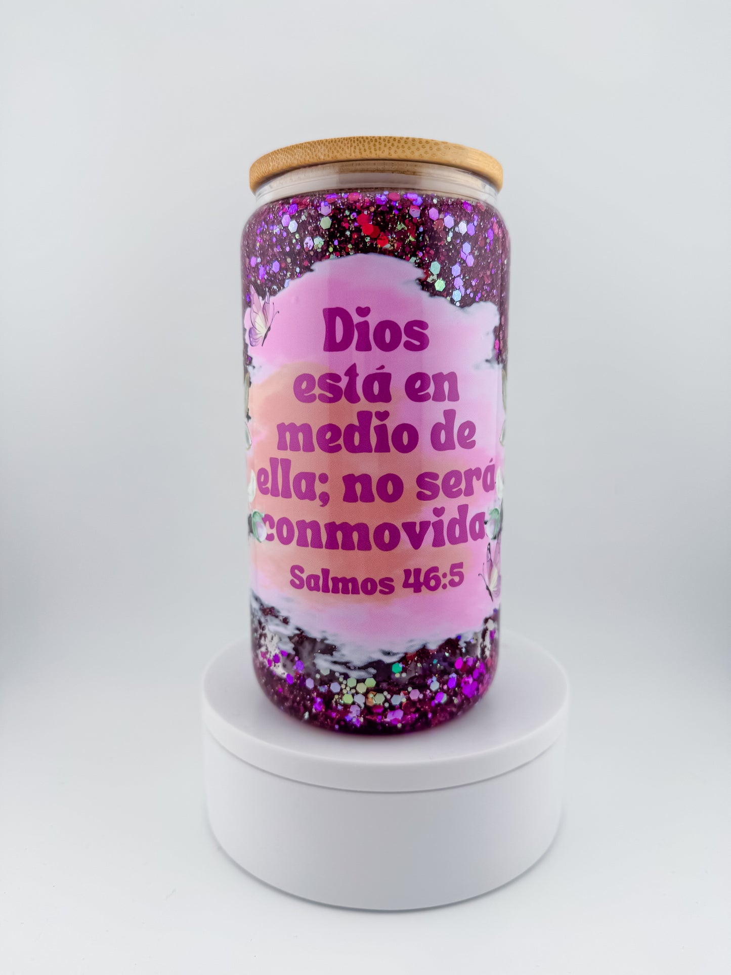 Dios esta en medio de ella